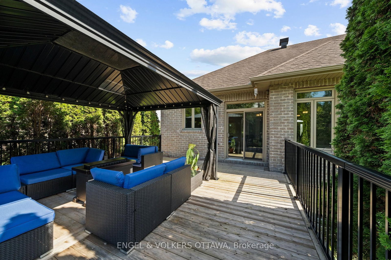 557 Tullamore Street • Ottawa, ON photo 38
