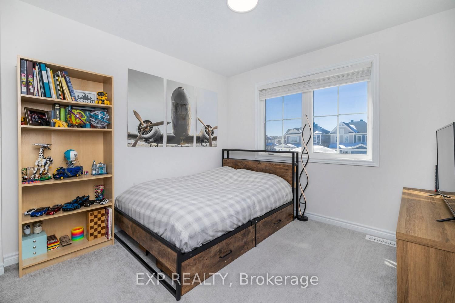 161 Cranesbill Road • Ottawa, ON photo 15