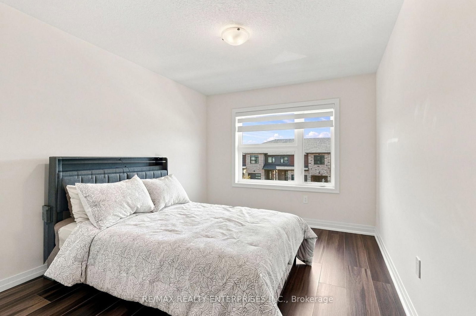 19 Faith Street N • Cambridge, ON photo 11