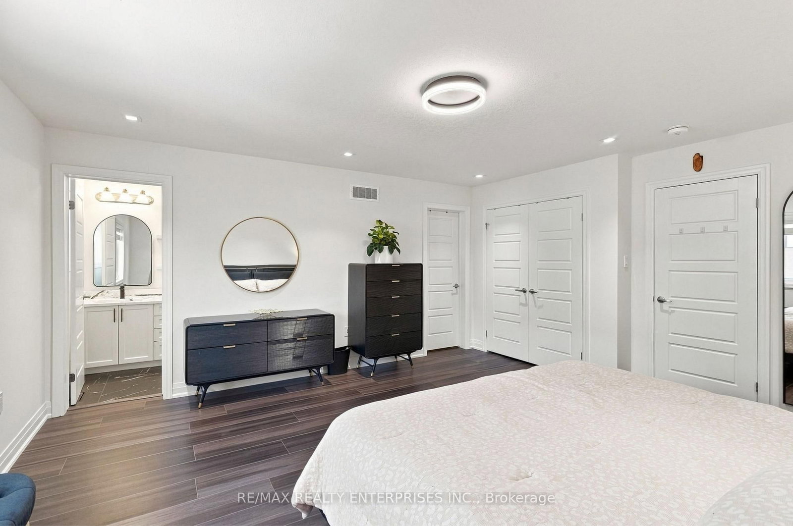 19 Faith Street N • Cambridge, ON photo 12