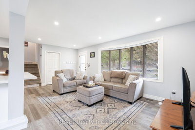 4480 Queensway Gardens • Niagara Falls, ON photo 4