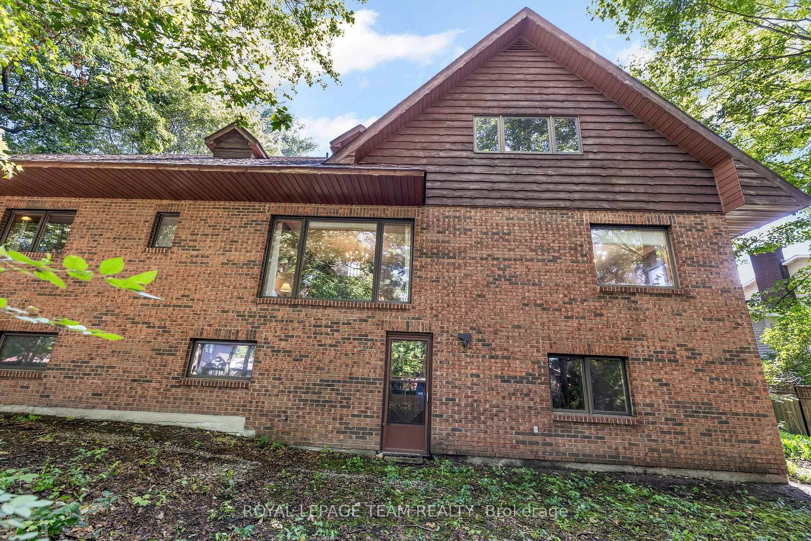 14 Taunton Place • Ottawa, ON photo 38