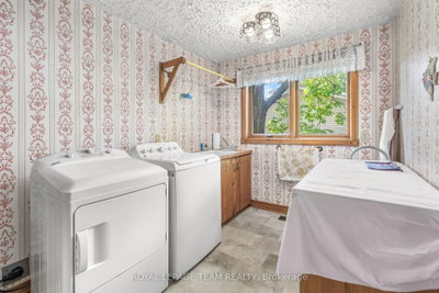 14 Taunton Place • Ottawa, ON photo 8