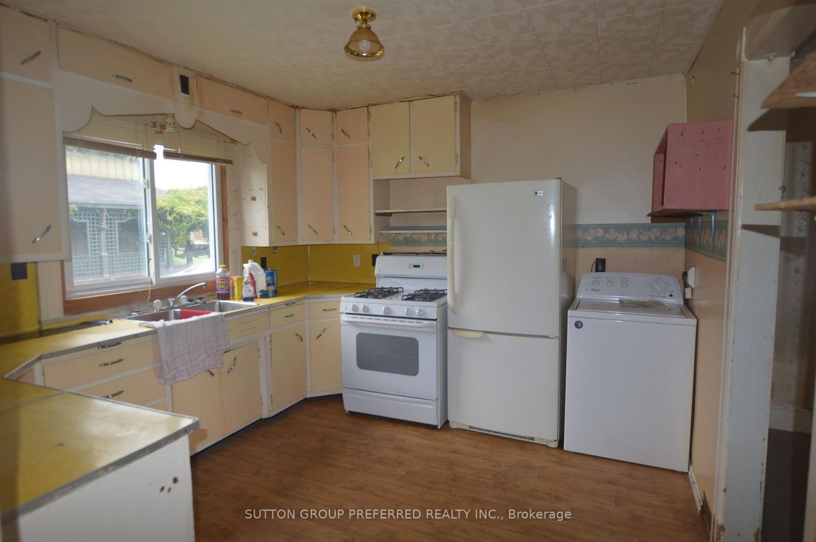 Listing Image 7
