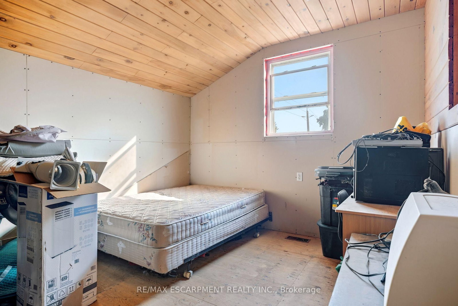 35 Ann Street • Ingersoll, ON photo 18