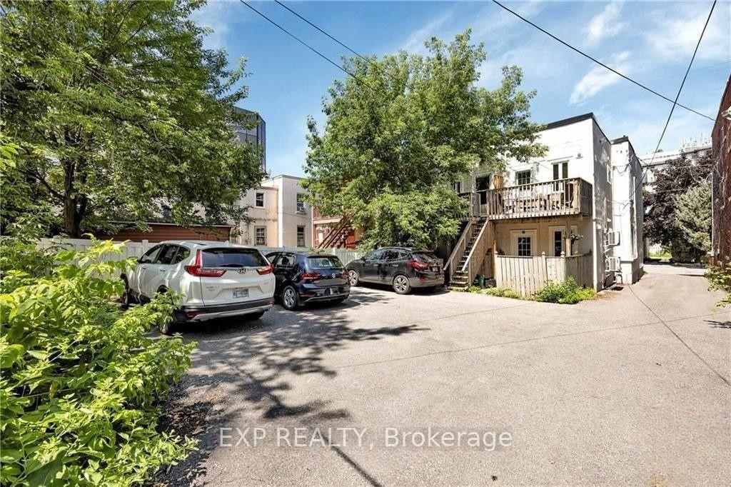 52 St Andrew Street • Ottawa, ON photo 35