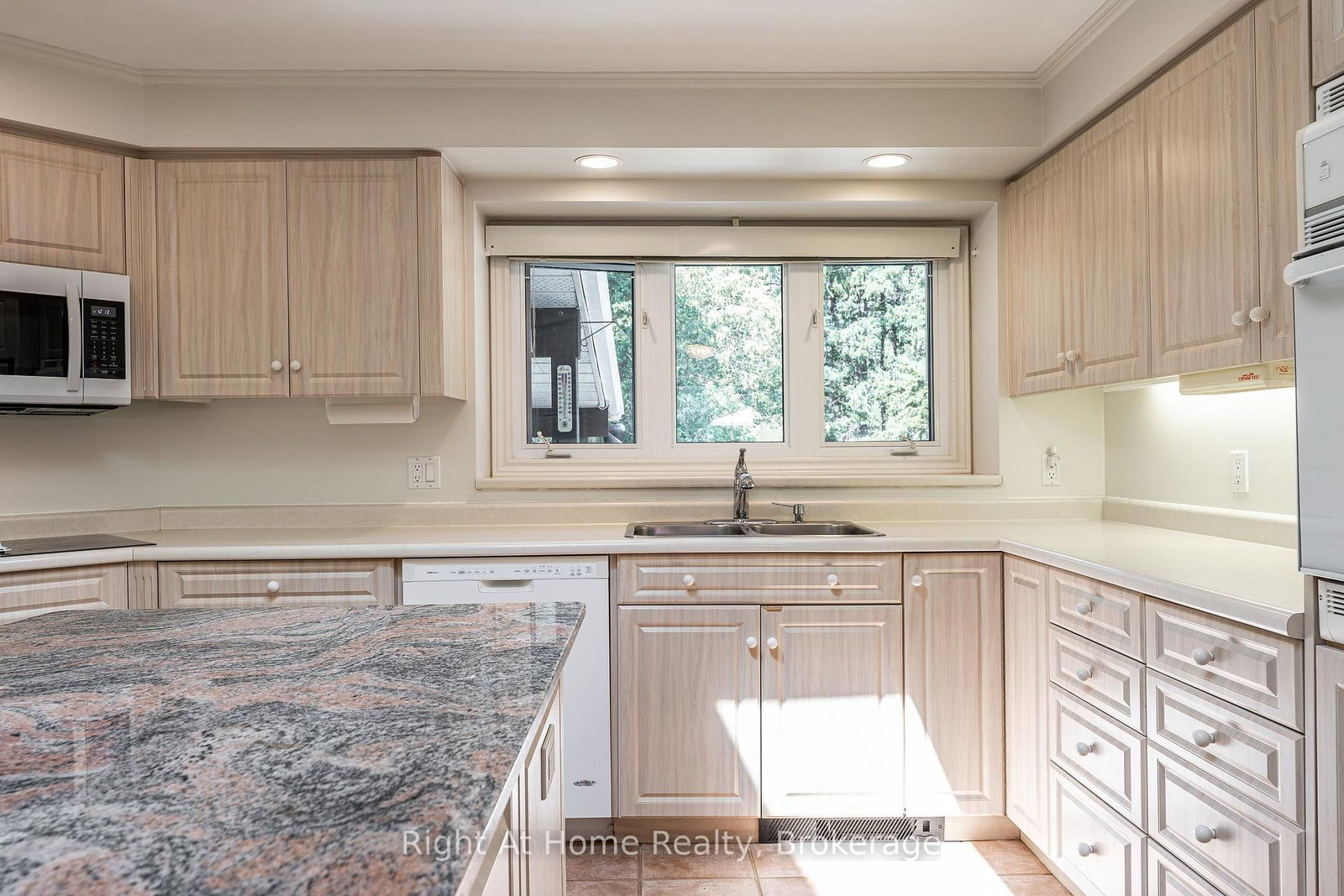 2880 Forest Road • Perth East, ON photo 12