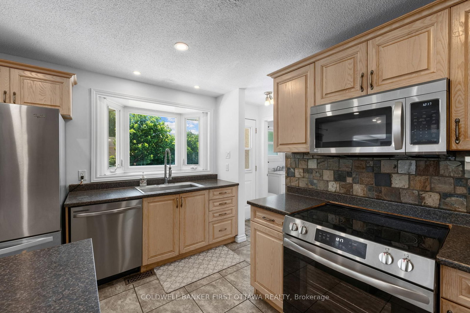 12 Bradgate Drive • Ottawa, ON photo 11