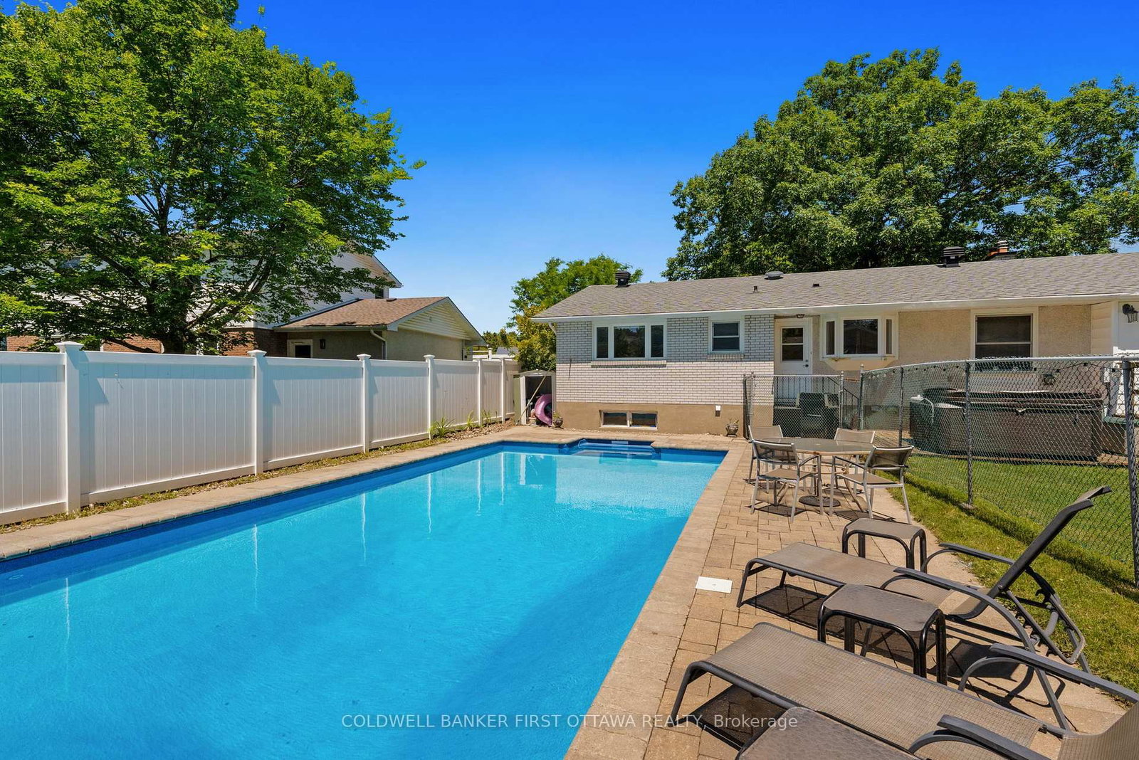 12 Bradgate Drive • Ottawa, ON photo 40