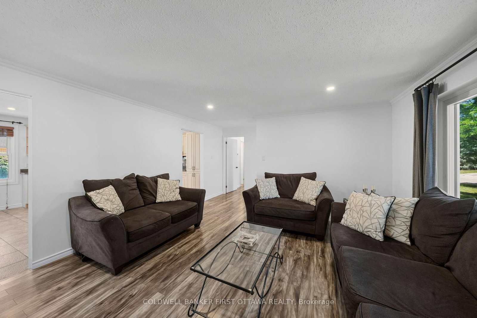 12 Bradgate Drive • Ottawa, ON photo 8