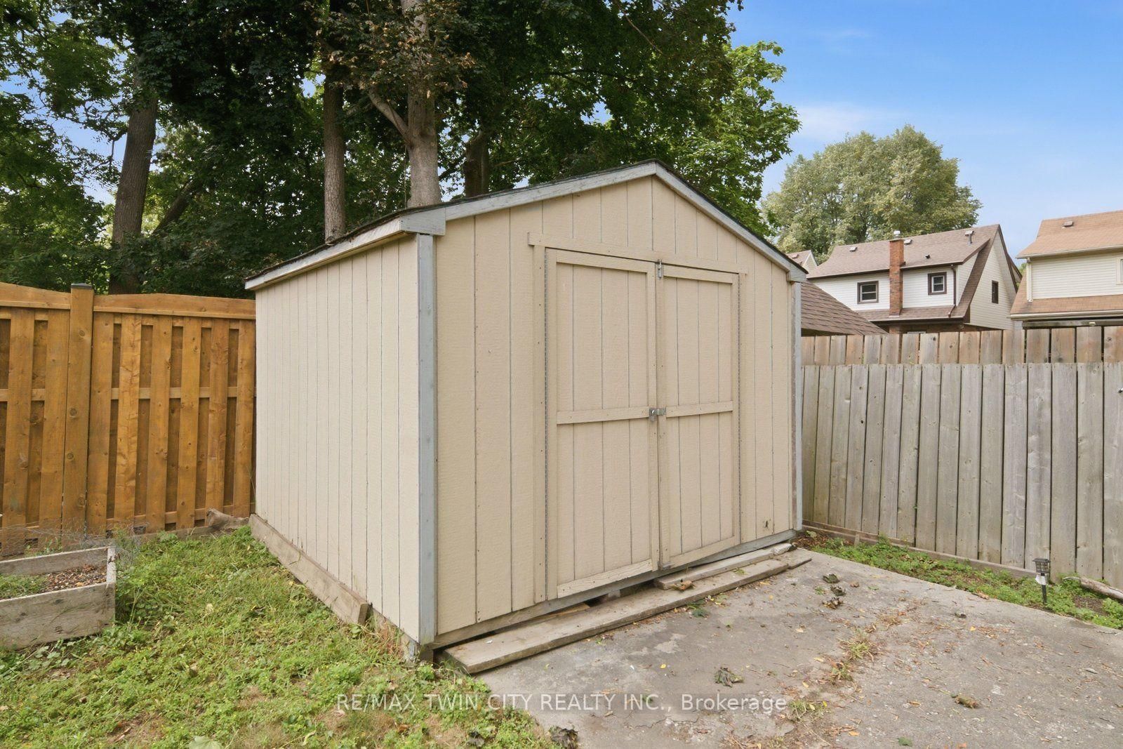 44 Stanley Street • Brantford, ON photo 31