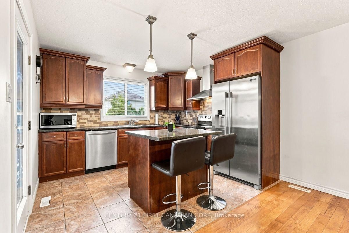 1687 Coronation Drive • London North, ON photo 15