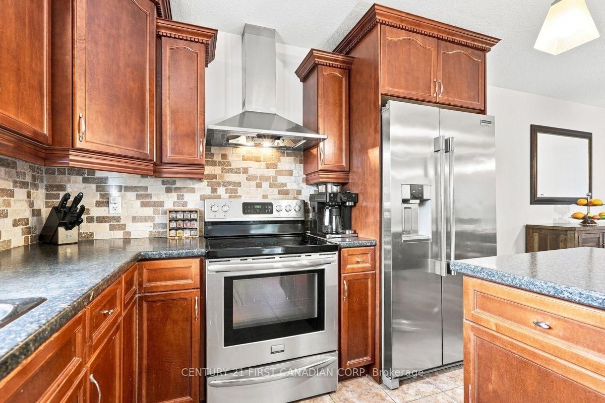 1687 Coronation Drive • London North, ON photo 17