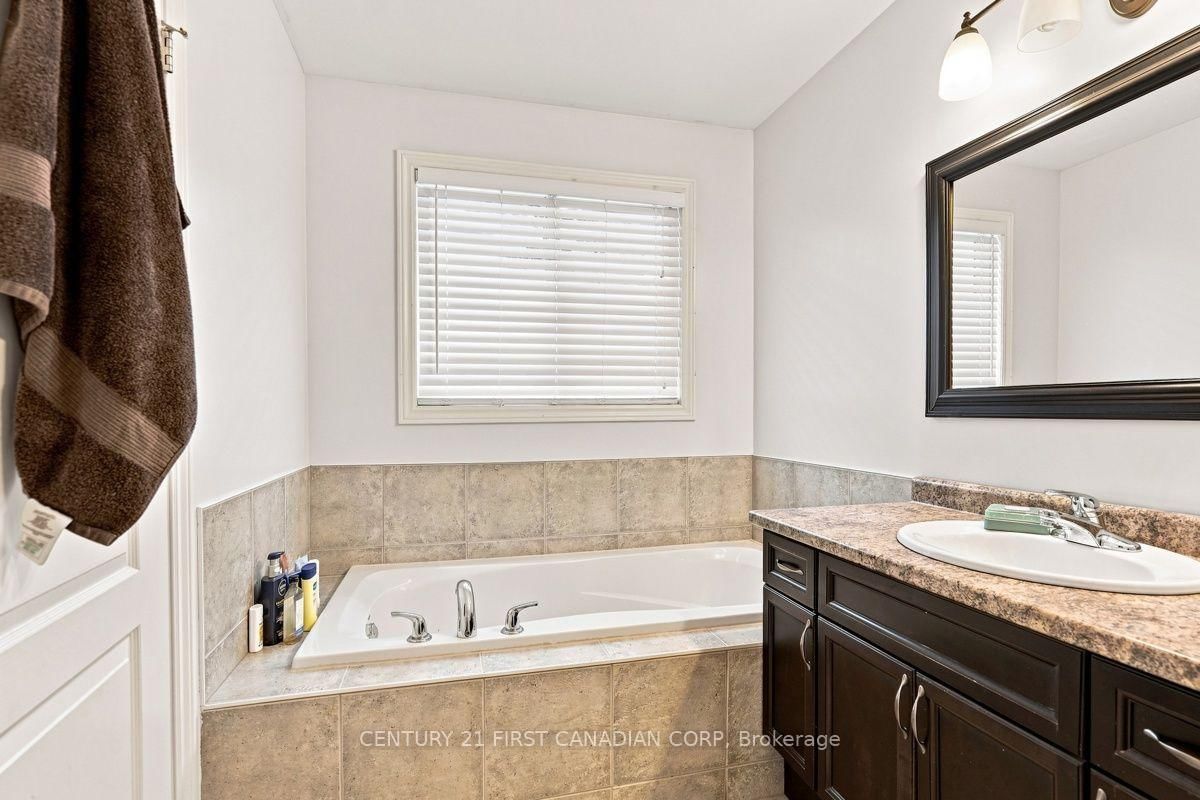 1687 Coronation Drive • London North, ON photo 24
