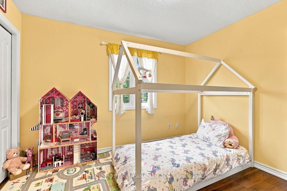 1687 Coronation Drive • London North, ON photo 25