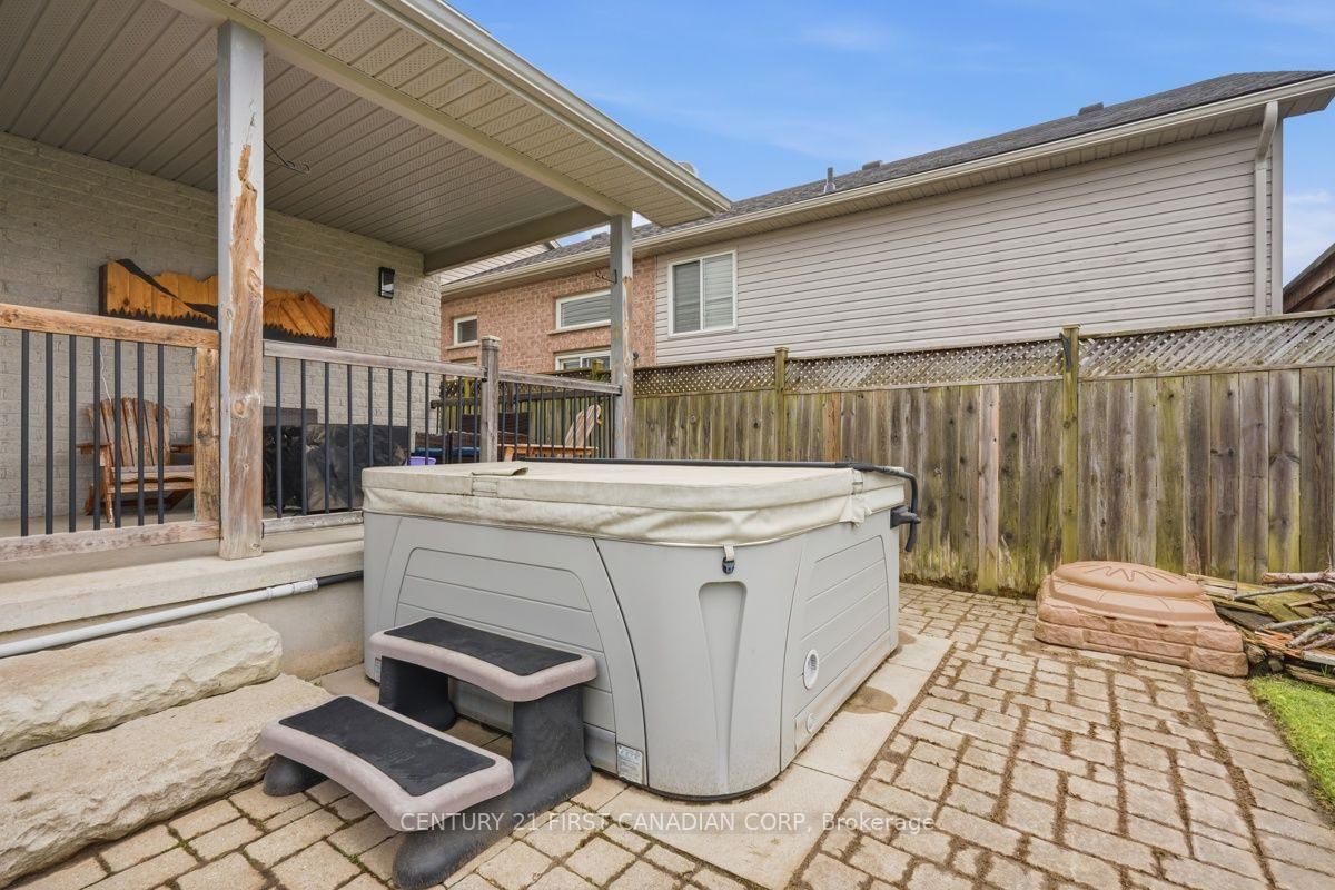 1687 Coronation Drive • London North, ON photo 42