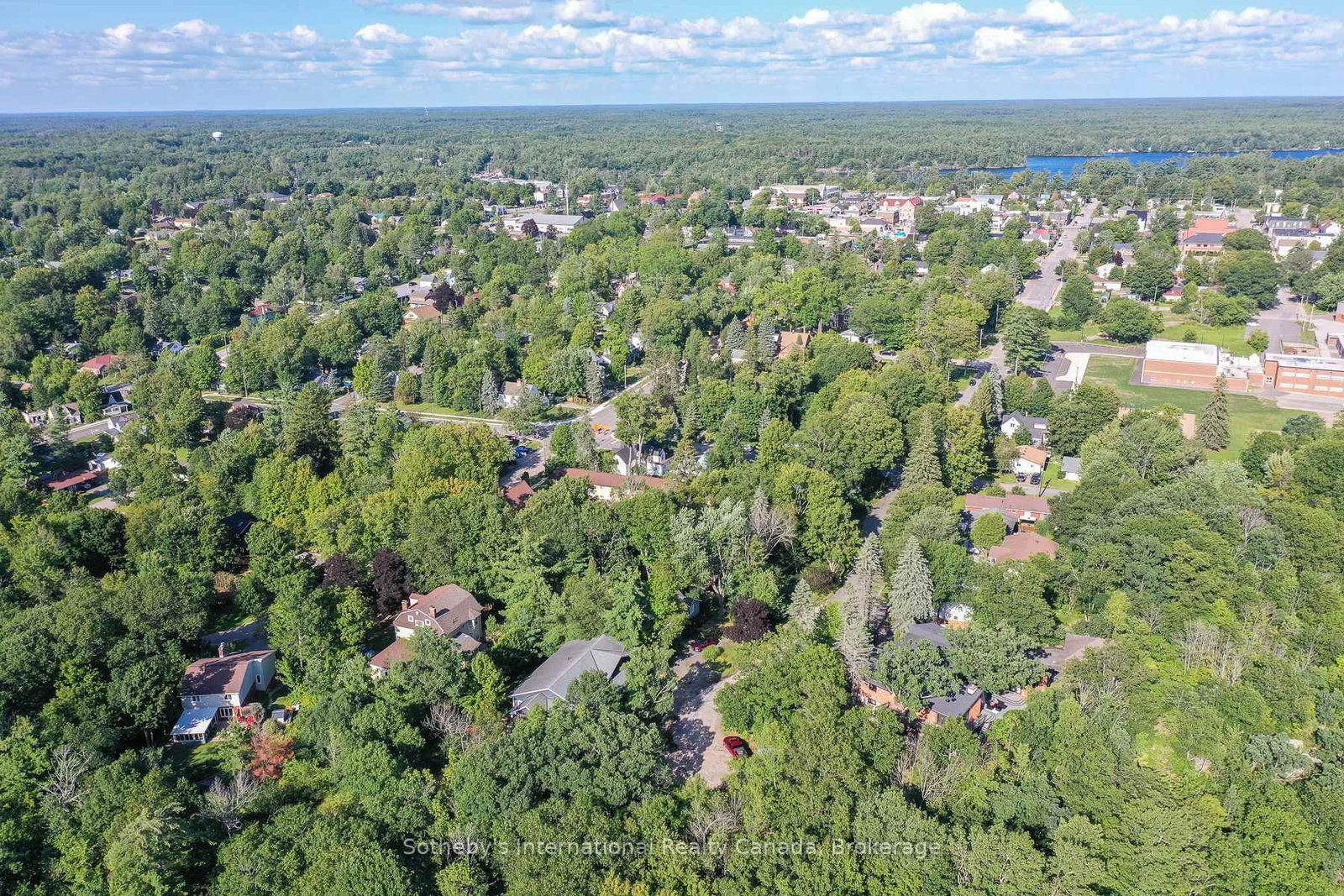 590 Hotchkiss Street • Gravenhurst, ON photo 31