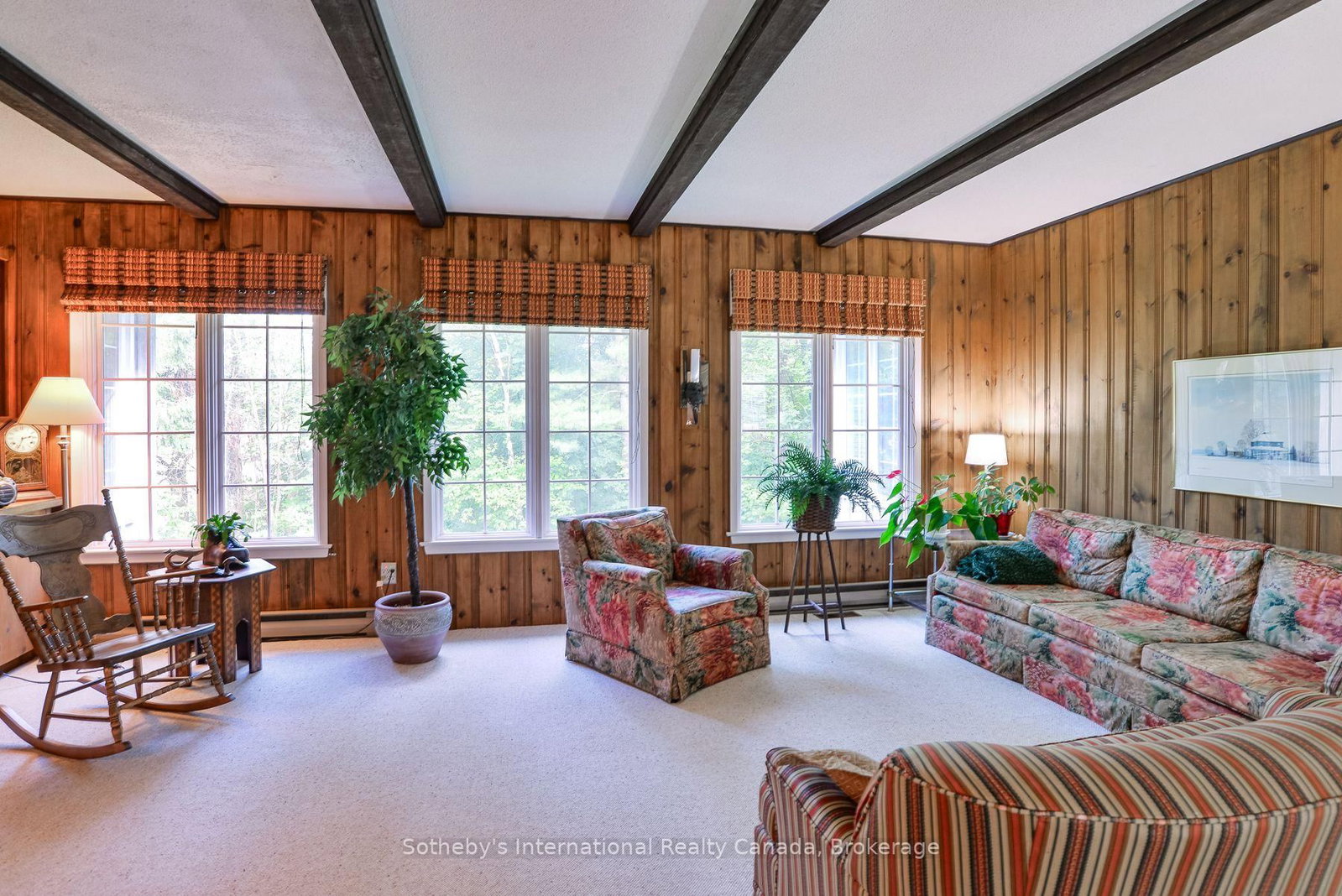 590 Hotchkiss Street photo 9