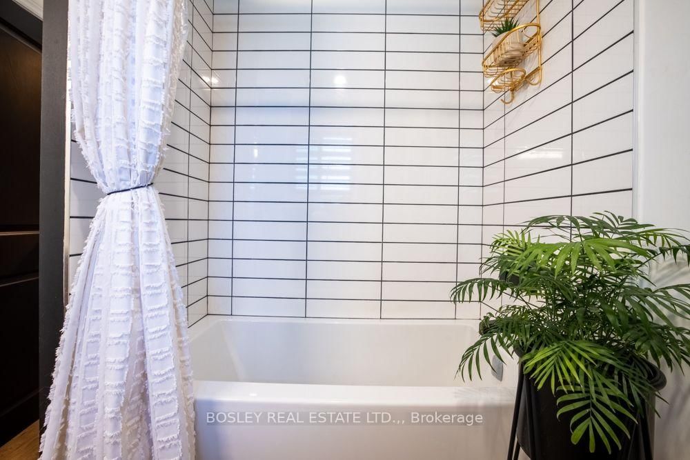 4148 DORCHESTER Road • Niagara Falls, ON photo 19