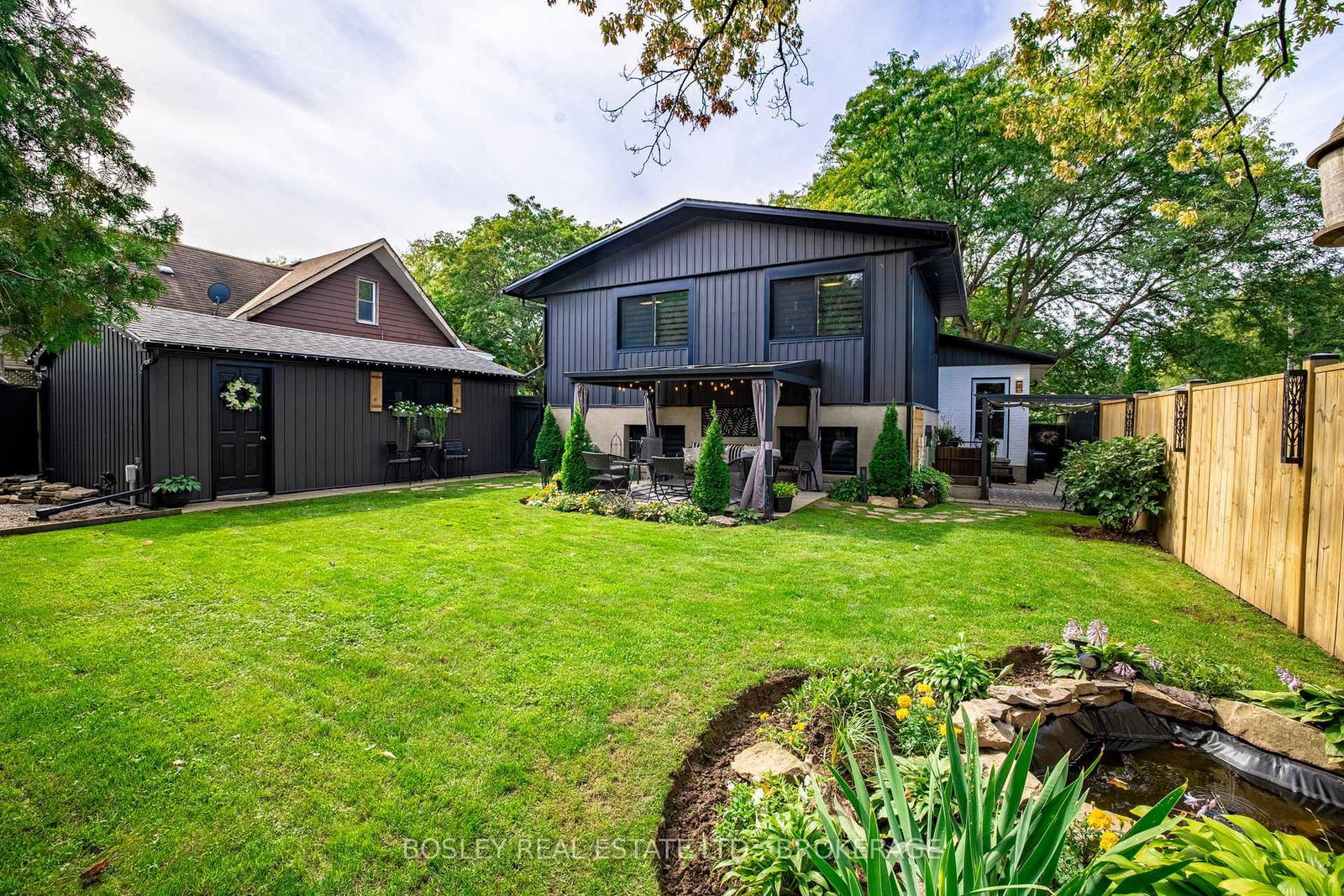 4148 DORCHESTER Road • Niagara Falls, ON photo 36