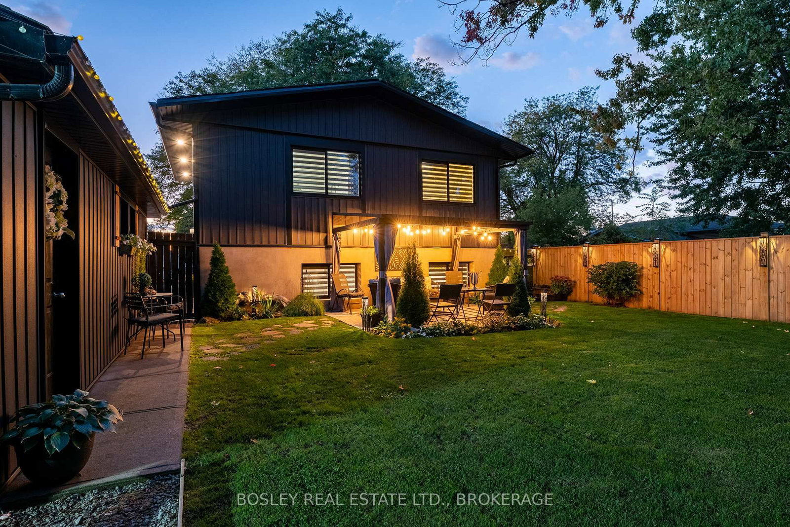 4148 DORCHESTER Road • Niagara Falls, ON photo 40