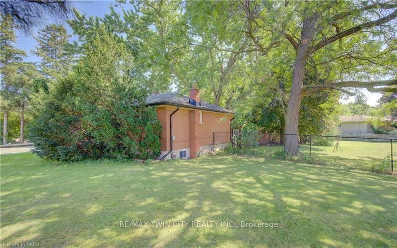 9 Rothsay Avenue