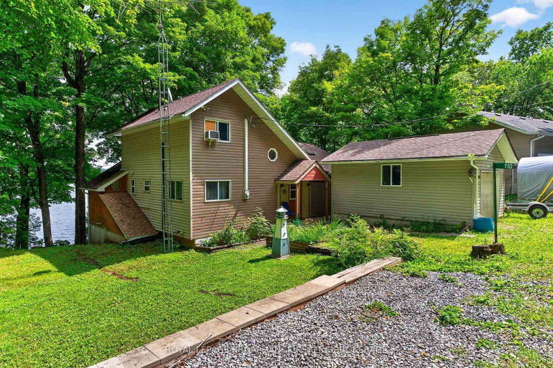 110 Maple Grove Crescent