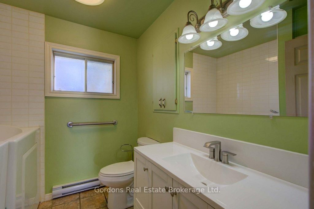 126 County Rd 10 • Prince Edward County, ON photo 34