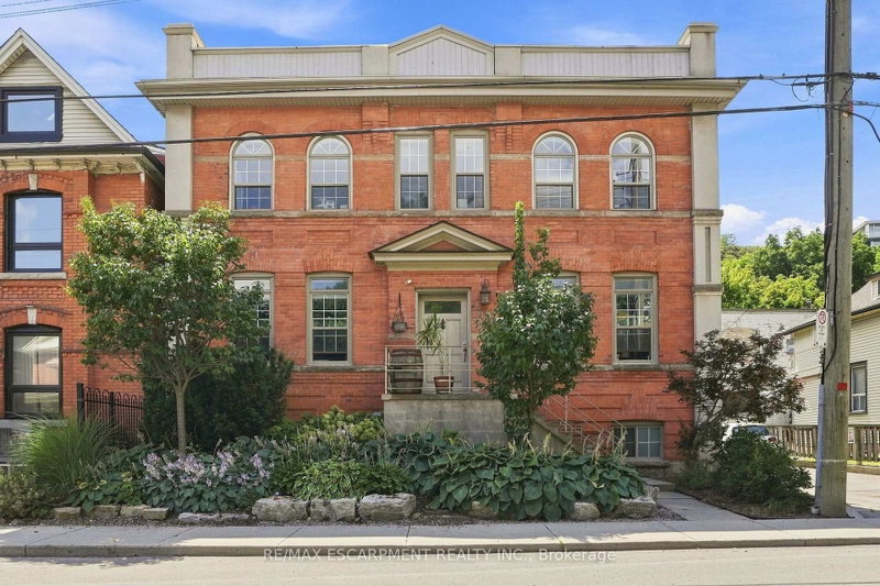 202 - 54 Alanson Street