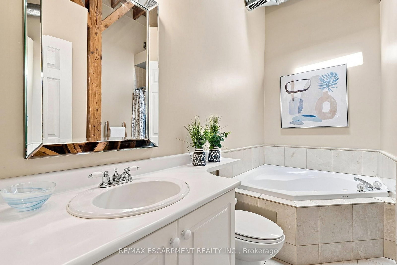 54 Alanson Street • #202 • Hamilton, ON photo 20