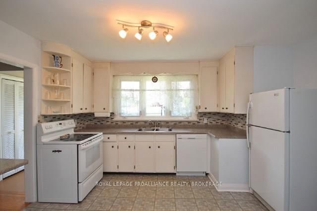50 Campbell Crescent • Kingston, ON photo 5