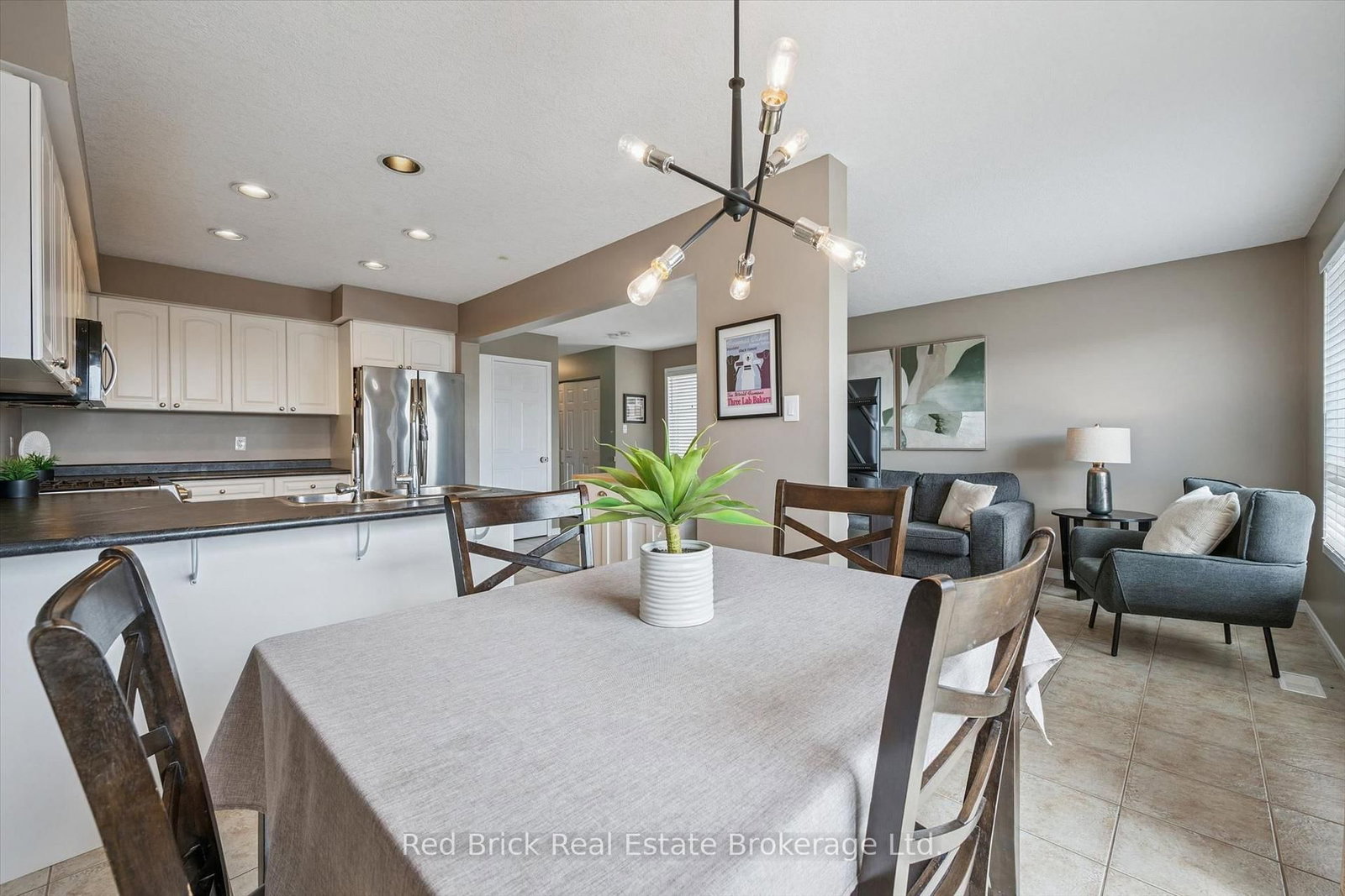 17 DAVISON DR • Guelph, ON photo 16