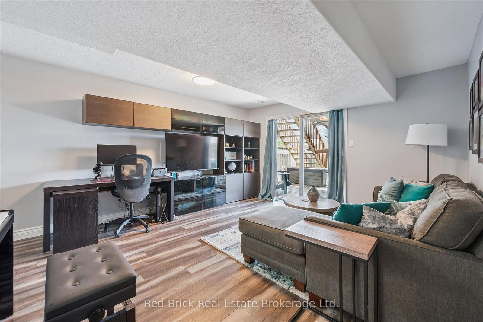 17 DAVISON DR • Guelph, ON photo 26