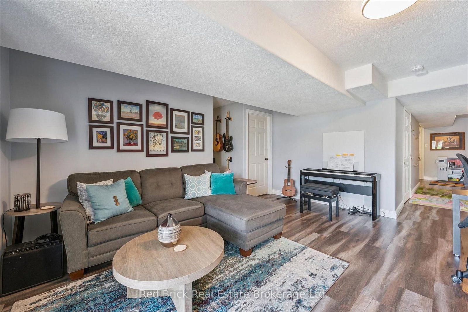 17 DAVISON DR • Guelph, ON photo 28
