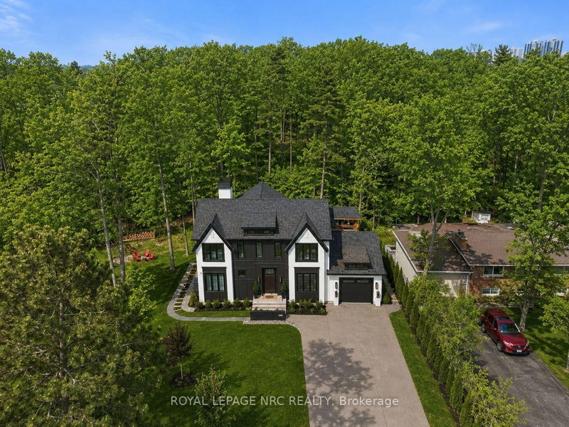 1 Briarfield Crescent