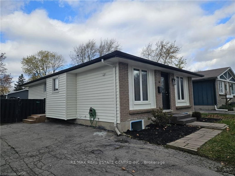 UPPER LEVEL - 6 Patience Crescent