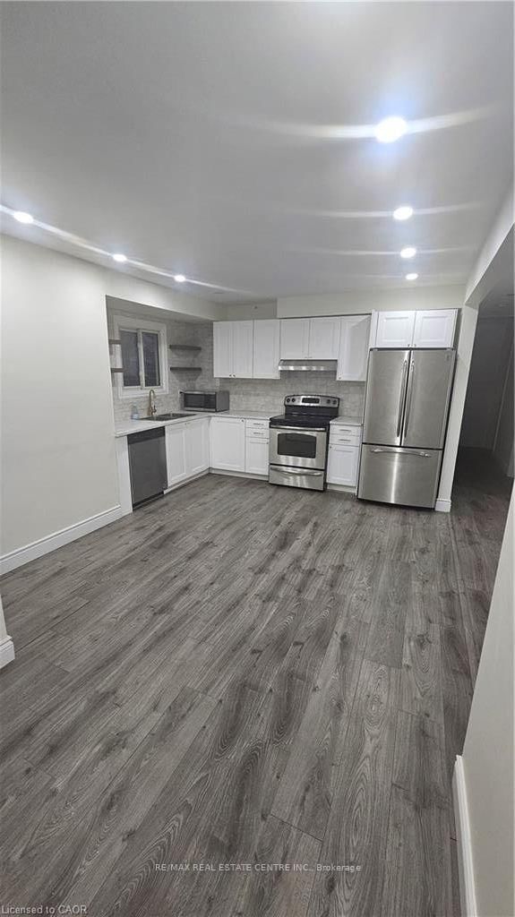 UPPER LEVEL - 6 Patience Crescent