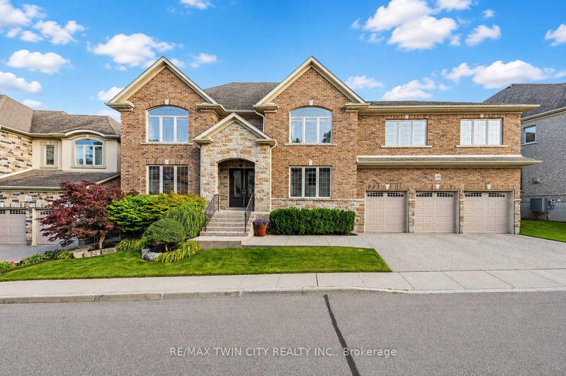 3 - 258 Edgewater Crescent