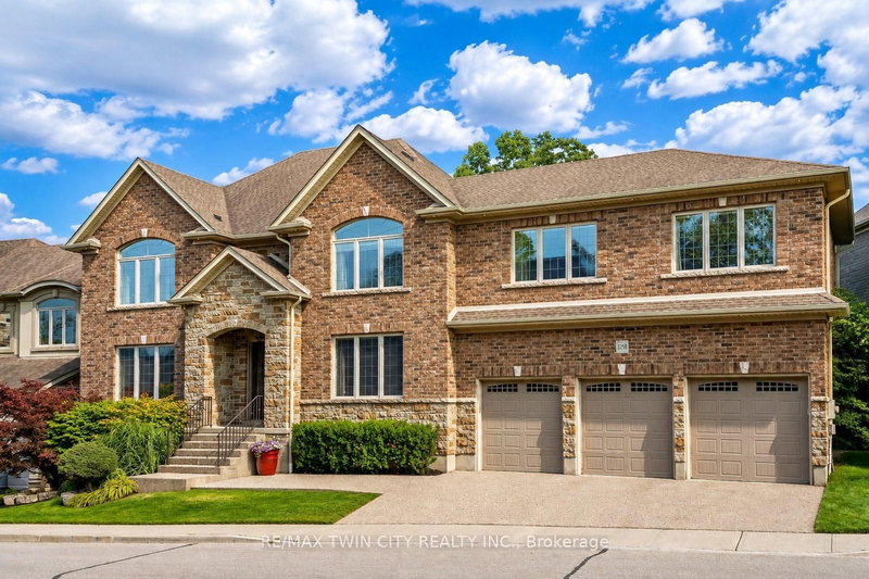 3 - 258 Edgewater Crescent