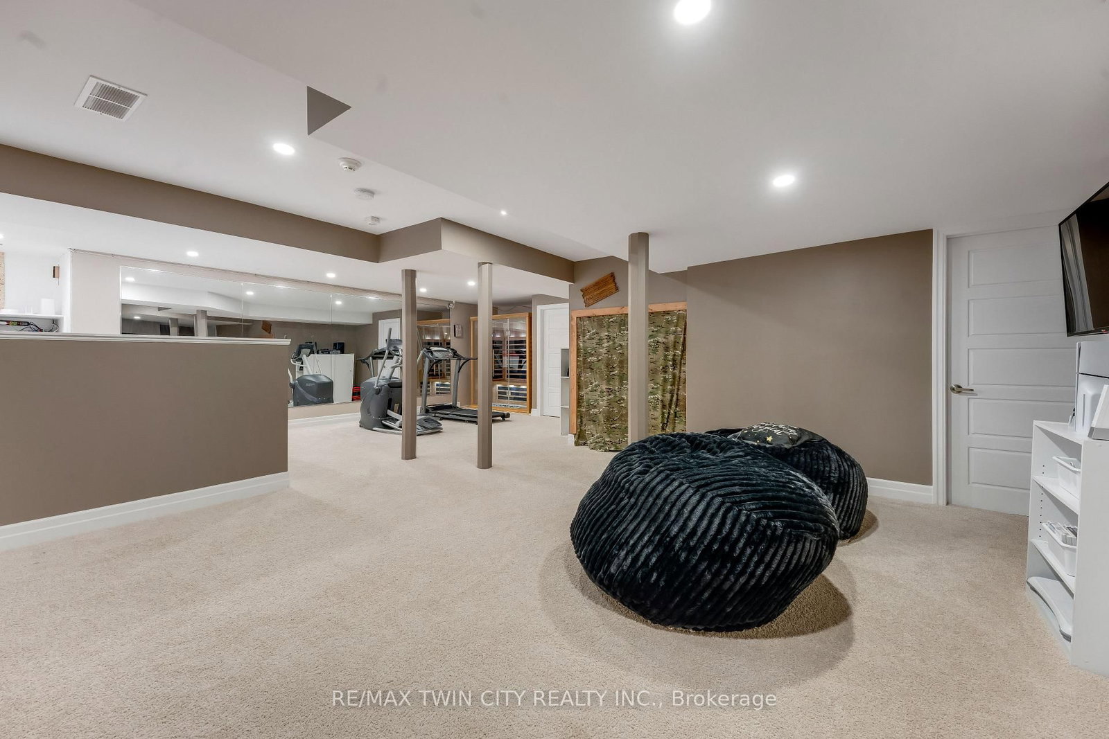 258 Edgewater Crescent • #3 • Kitchener, ON photo 36