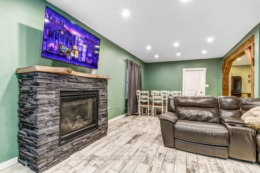 87 Bay Street • Woodstock, ON photo 8