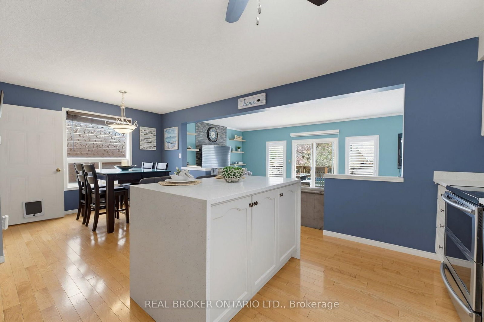 Listing Image 7
