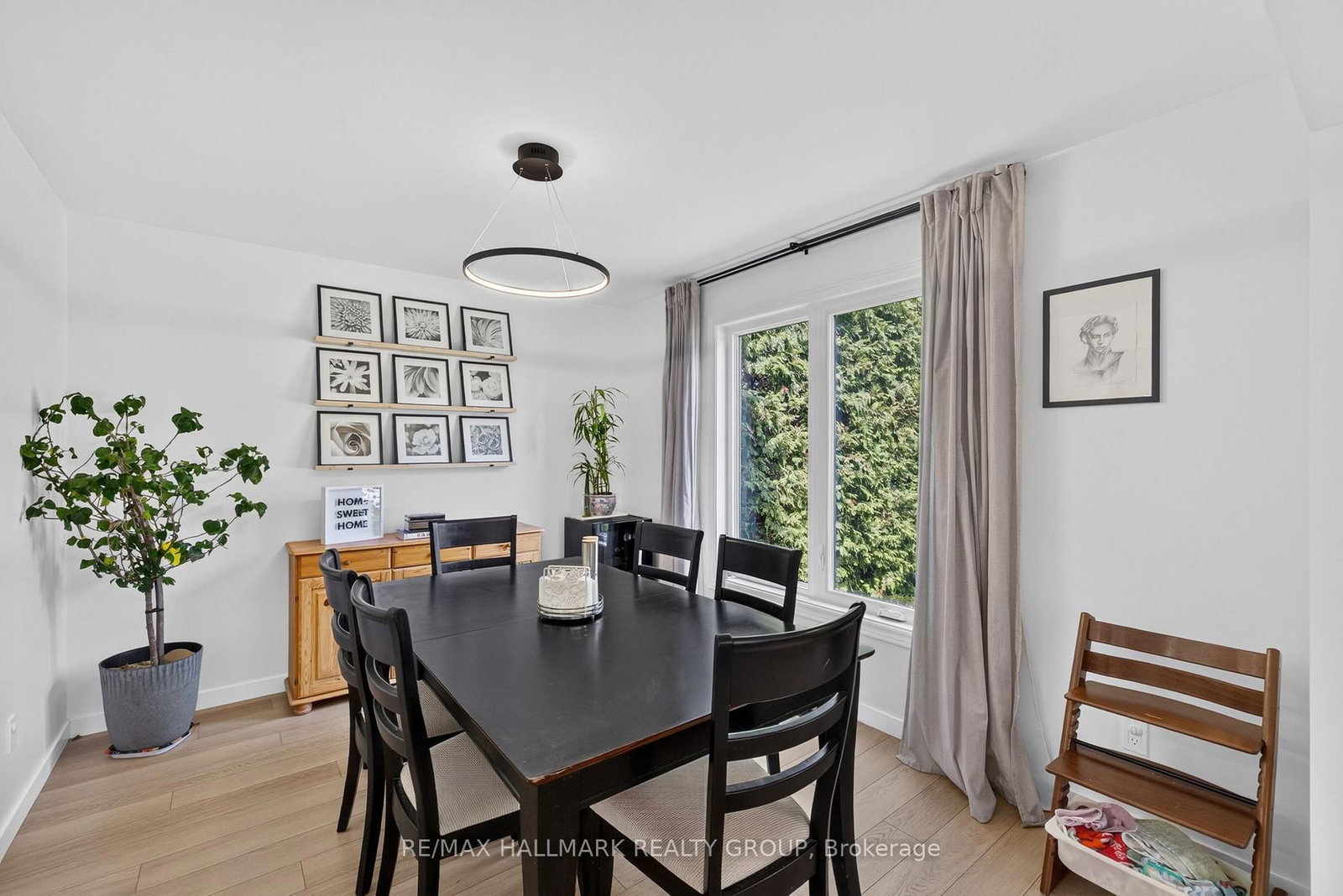 1 HEDGEROW Lane • Ottawa, ON photo 13