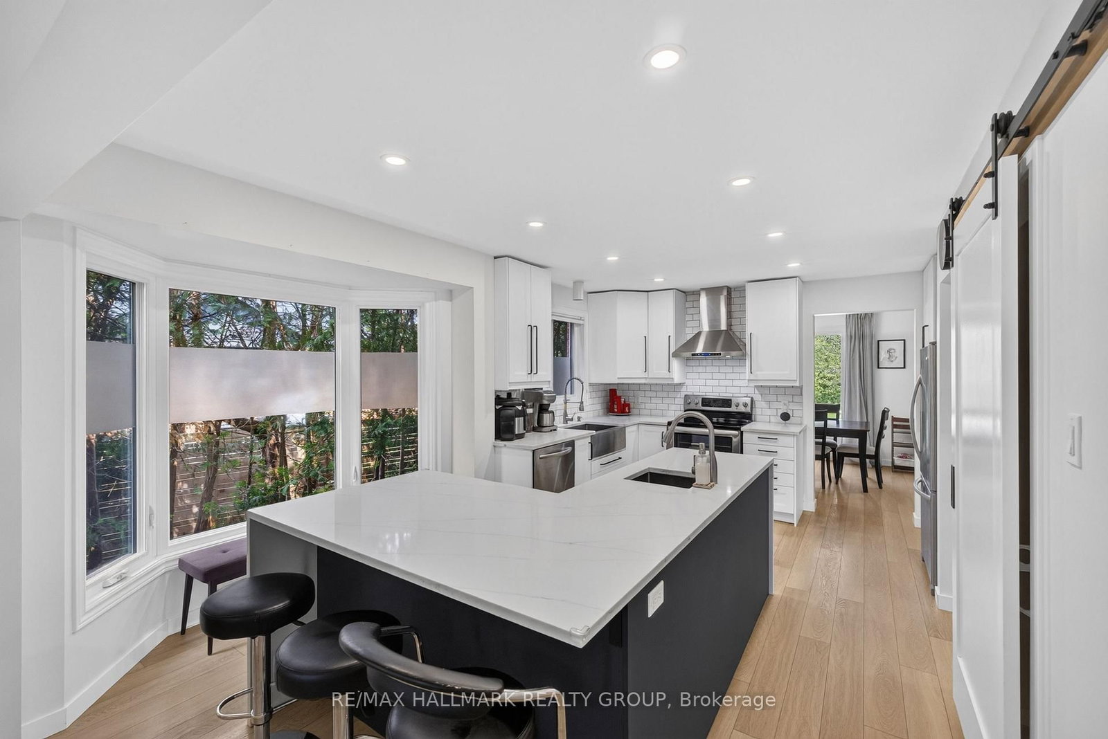 1 HEDGEROW Lane • Ottawa, ON photo 19