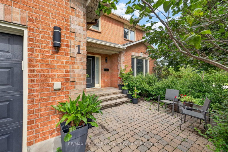 1 HEDGEROW Lane