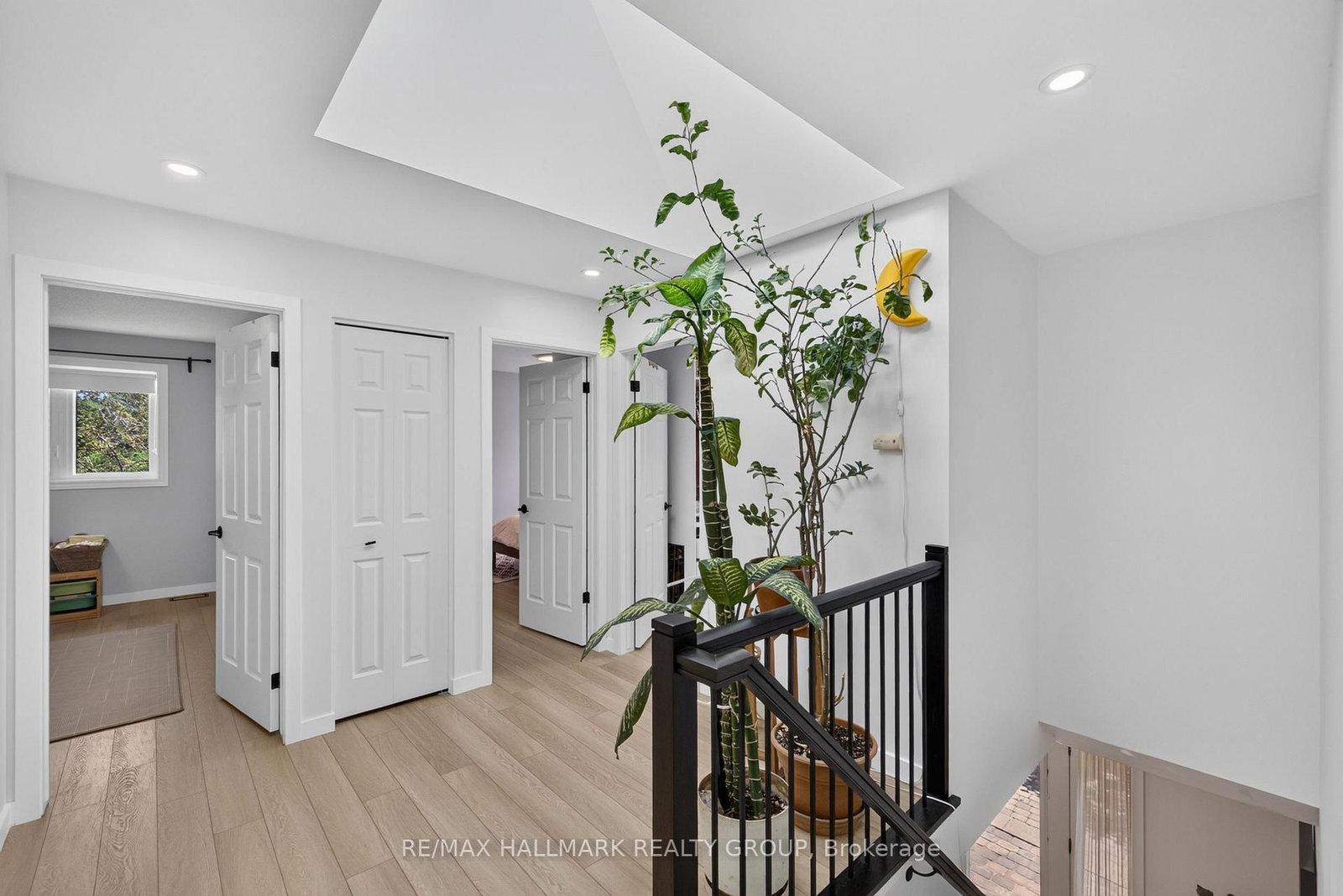 1 HEDGEROW Lane • Ottawa, ON photo 25