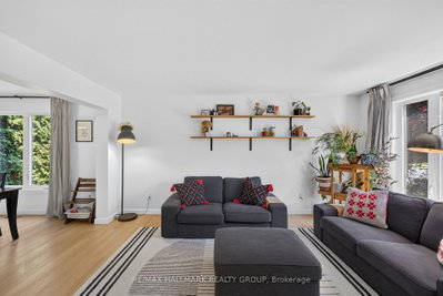 1 HEDGEROW Lane • Ottawa, ON photo 8
