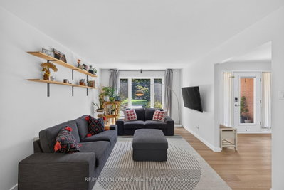 1 HEDGEROW Lane • Ottawa, ON photo 9