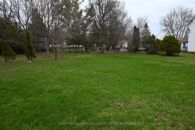 20 Grand Trunk Avenue • Lansdowne Village, ON photo 4