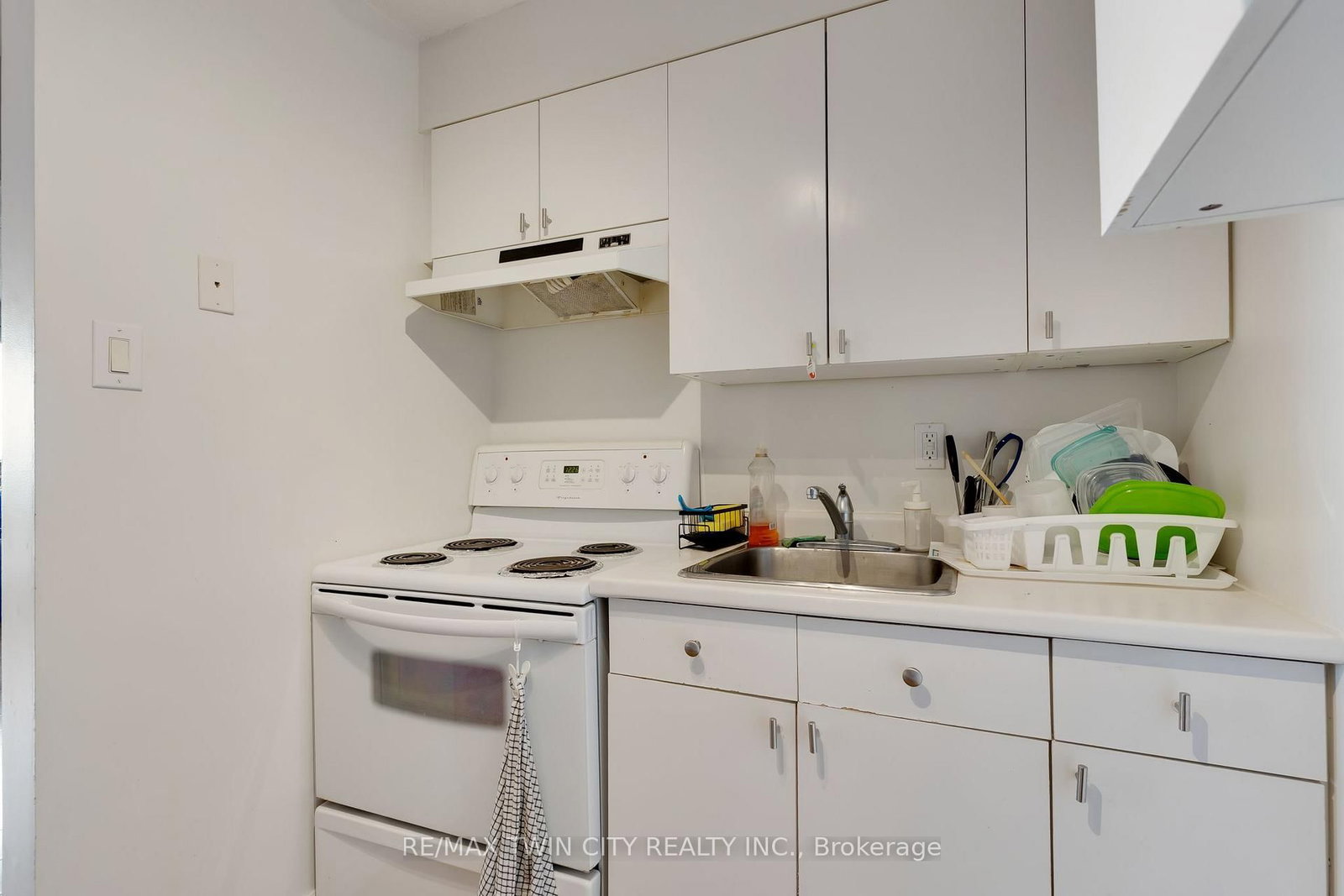 64 Benton St, Kitchener, view 17